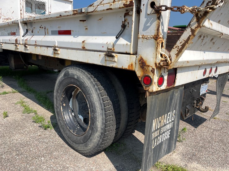#1013-•-1992-freightliner-cummins-(has-mn-title)-image-40