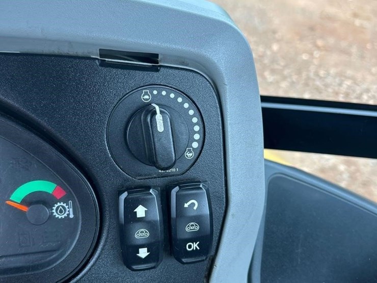 2018-caterpillar-420f2-it-image-50