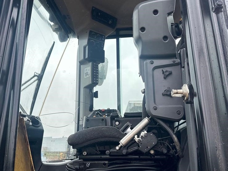 2020-caterpillar-962m-image-27