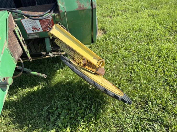 1990-john-deere-335-image-11
