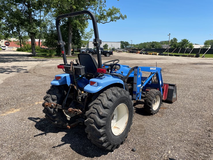 new-holland-tc33d-image-4