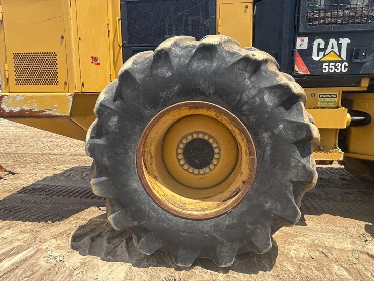 2016-caterpillar-553c-image-12