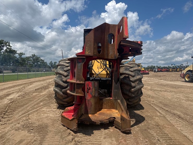 2016-caterpillar-553c-image-3