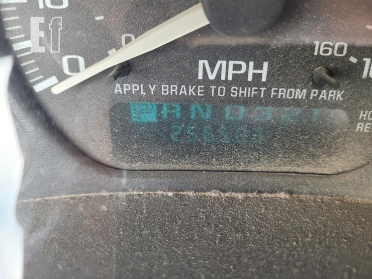 2001-chevrolet-silverado-2500-image-11