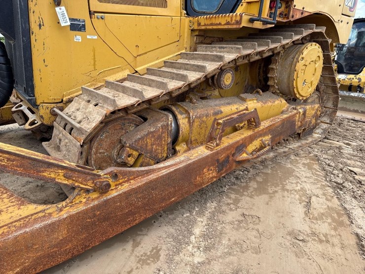 2019-caterpillar-d6-image-9