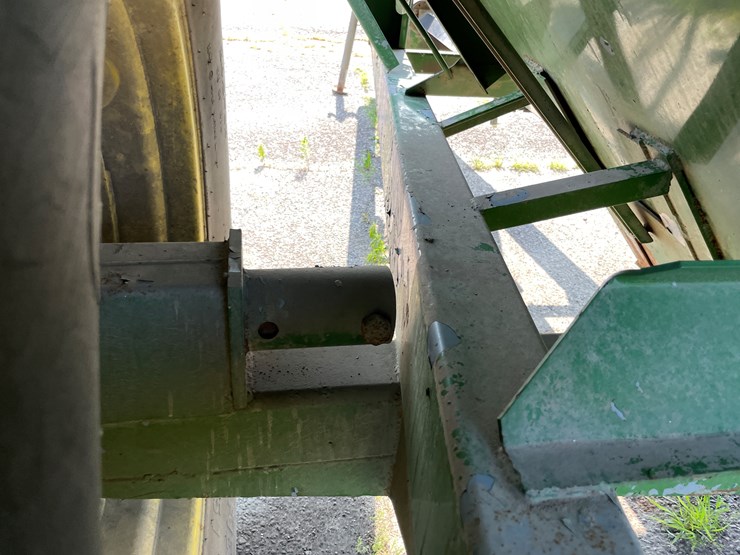 #1057-•-j-&-m-grain-cart-image-19