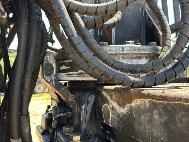 2008-caterpillar-574-image-45