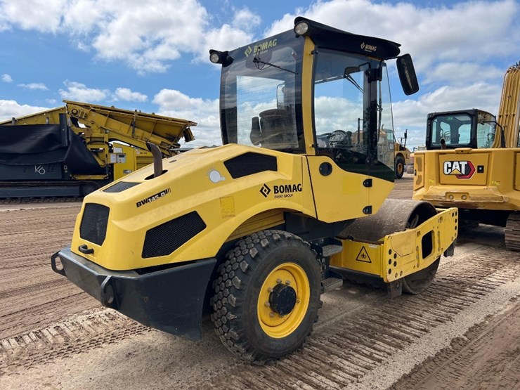 2017-bomag-bw145d-image-4