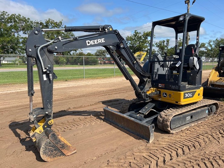 2023-deere-30g-image-8
