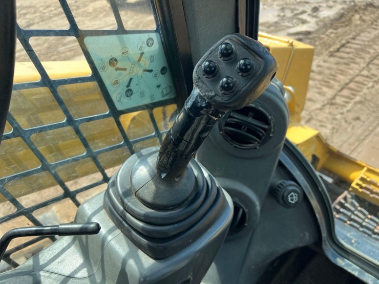2019-caterpillar-299d2-xhp-image-28