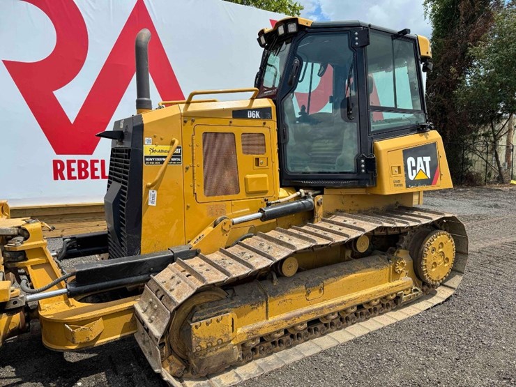 2016-caterpillar-d6k-image-4