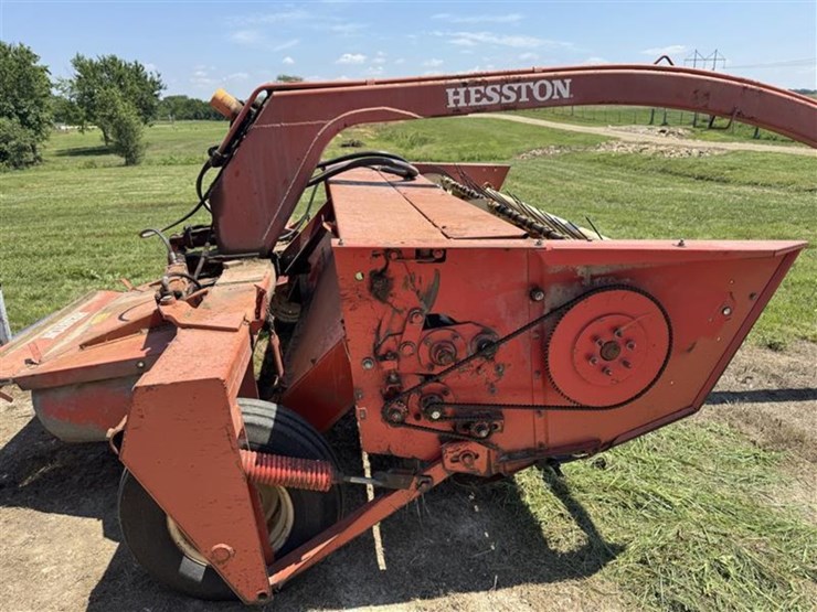 hesston-1010-image-7