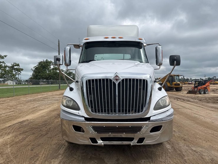 2016-international-prostar-image-3