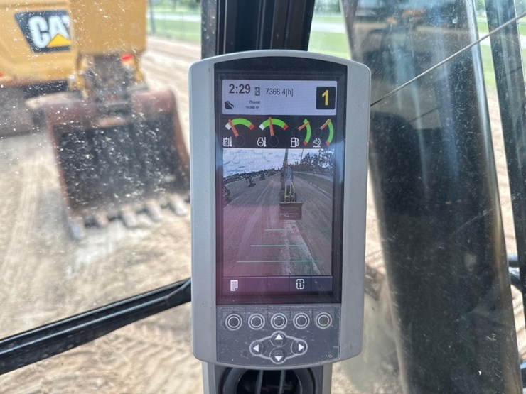 2020-caterpillar-326fl-image-37