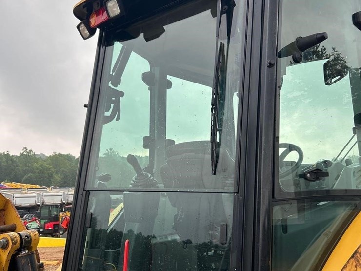 2018-caterpillar-420f2-it-image-23