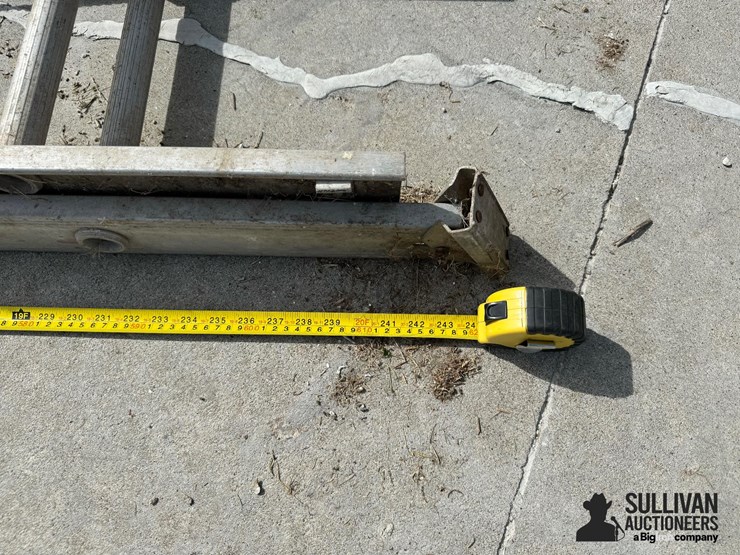 aluminum-40’-extension-ladder-image-10