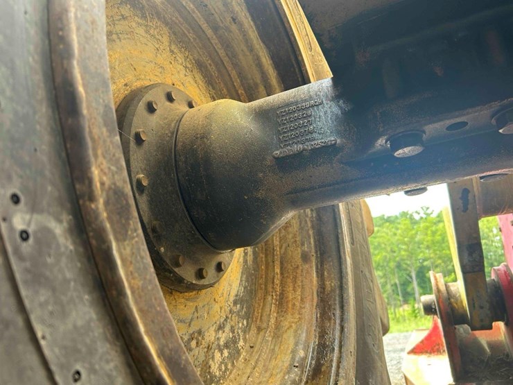 caterpillar-573-image-11
