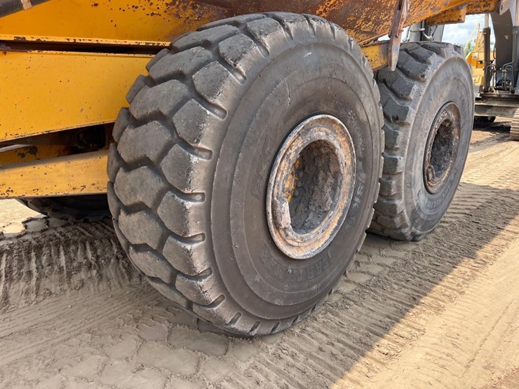 2012-volvo-a40f-image-9
