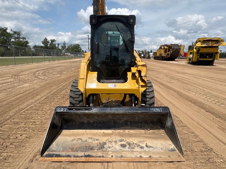 2023-caterpillar-236d3-image-3