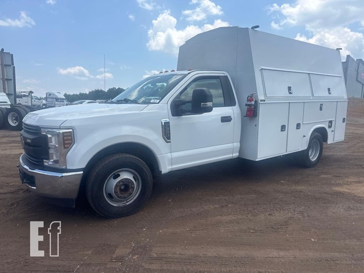 2018-ford-f350-xl-image-1