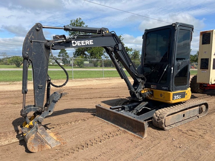 2016-deere-35g-image-8
