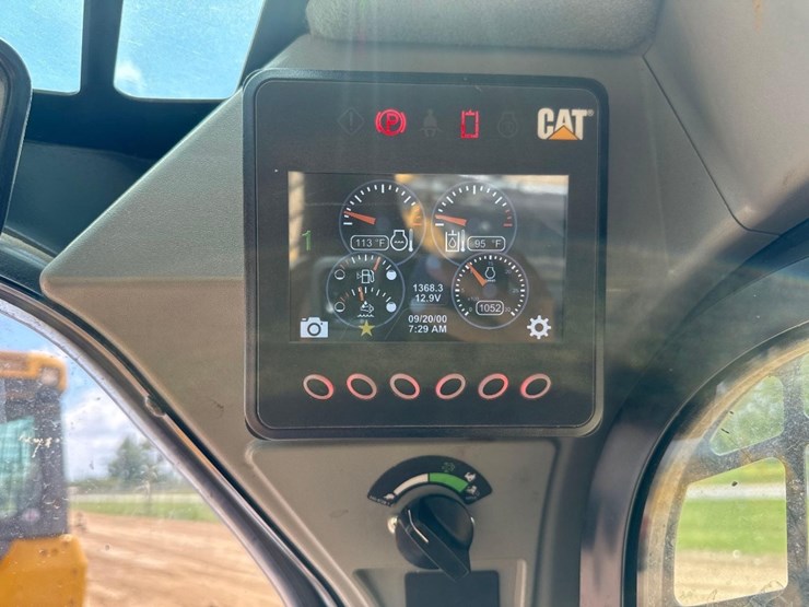 2021-caterpillar-299d3-xe-image-31