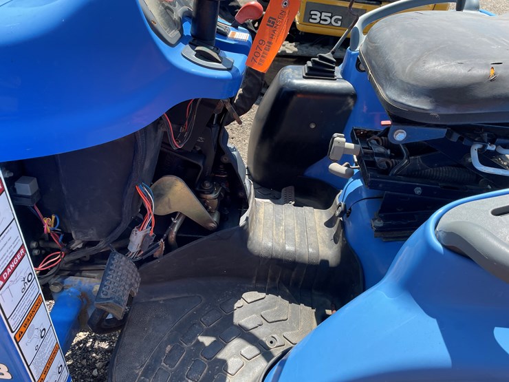 new-holland-tc33d-image-10