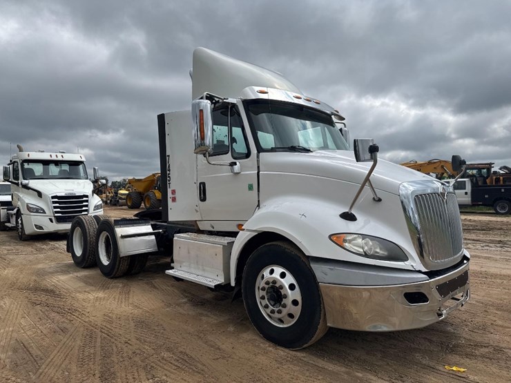 2016-international-prostar-image-4