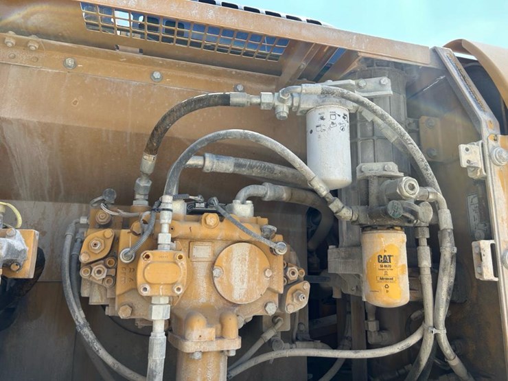 2011-caterpillar-329dl-image-54