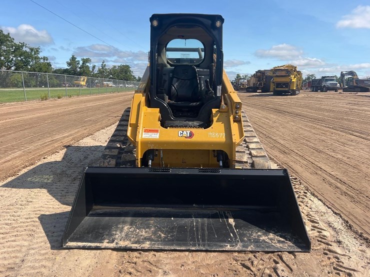2023-caterpillar-299d3-image-7