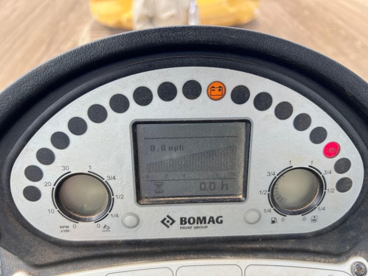 2017-bomag-bw145d-image-25