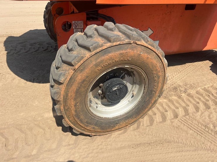 2008-jlg-600s-image-9
