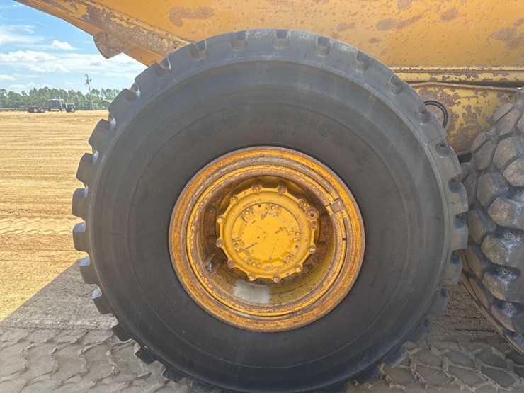 1998-caterpillar-d250e-image-13