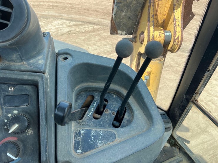 2004-deere-310sg-image-43