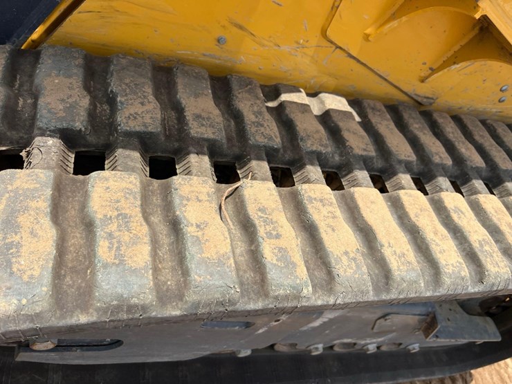 2023-deere-317g-image-25
