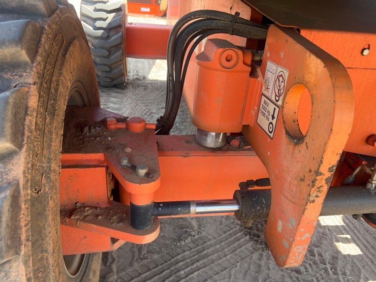 2008-jlg-600s-image-13