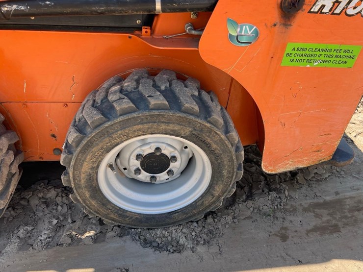 2019-gehl-r105-image-10