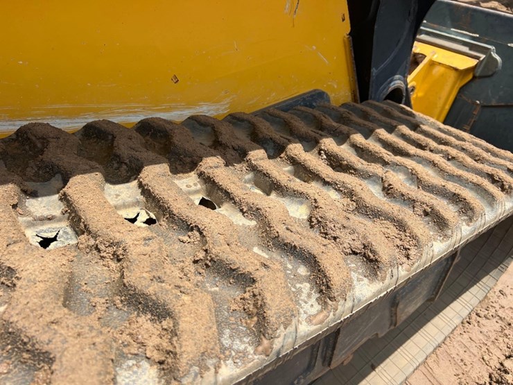 2020-deere-333g-image-19