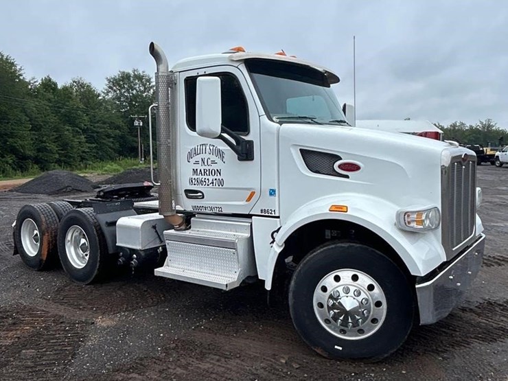 2018-peterbilt-567-image-2