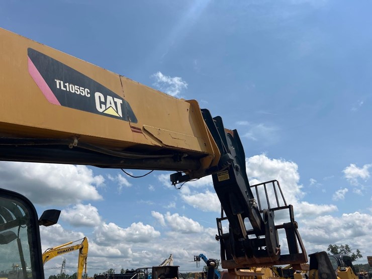 2015-caterpillar-tl1055c-image-24