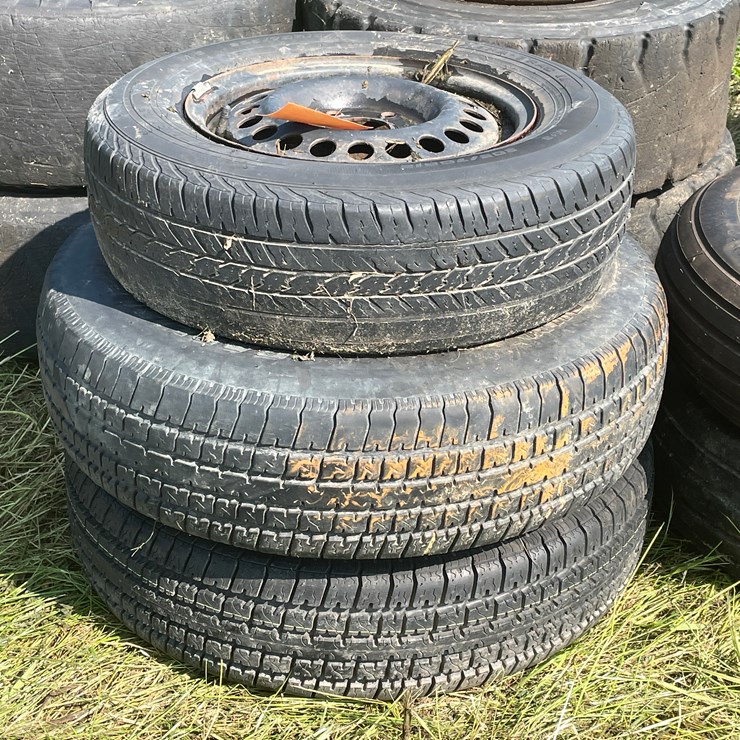 #3693 • (2) Carlisle Tires on 8-Bolt Rims