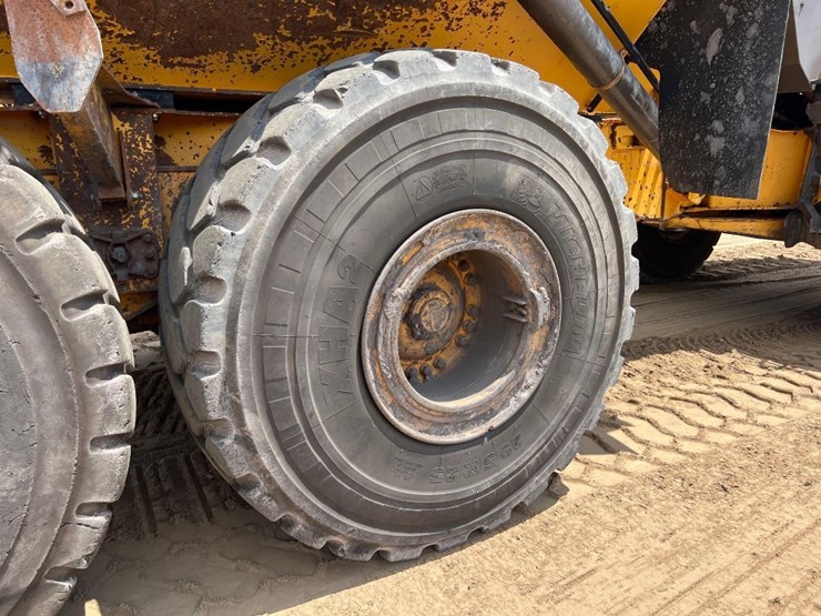 2012-volvo-a40f-image-12