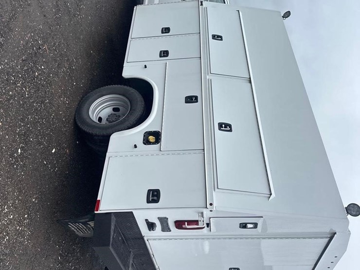 2019-ford-f350-xl-image-3