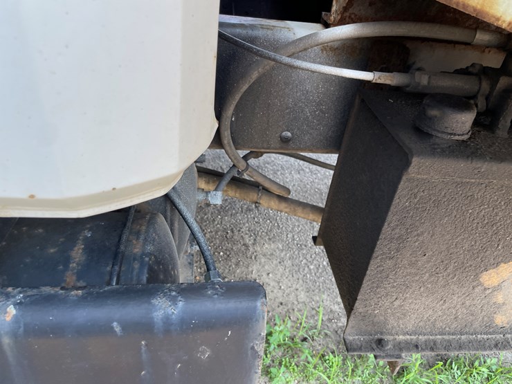#1013-•-1992-freightliner-cummins-(has-mn-title)-image-44