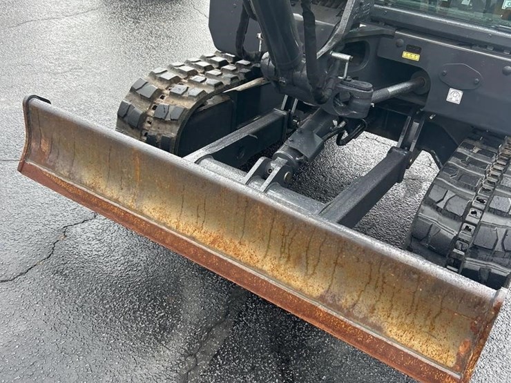 2023-new-holland-e60c-image-7