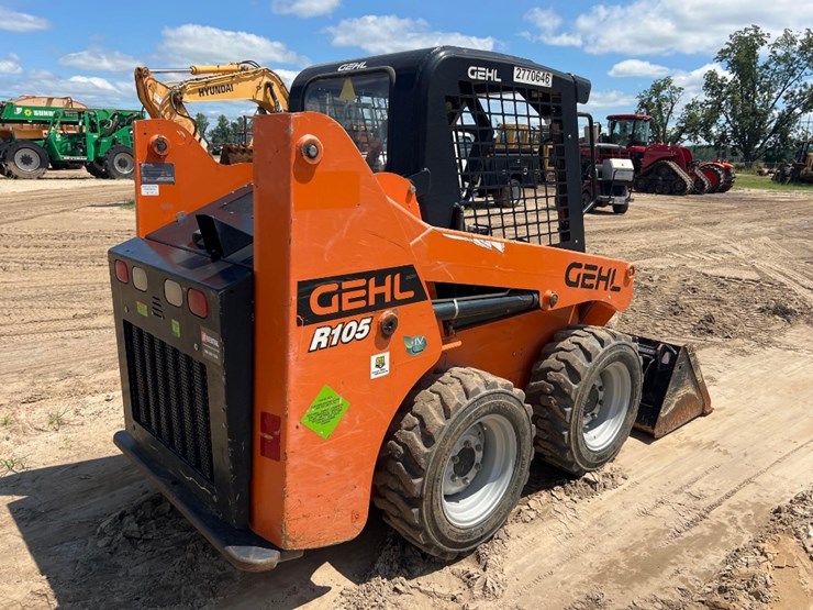 2019-gehl-r105-image-4