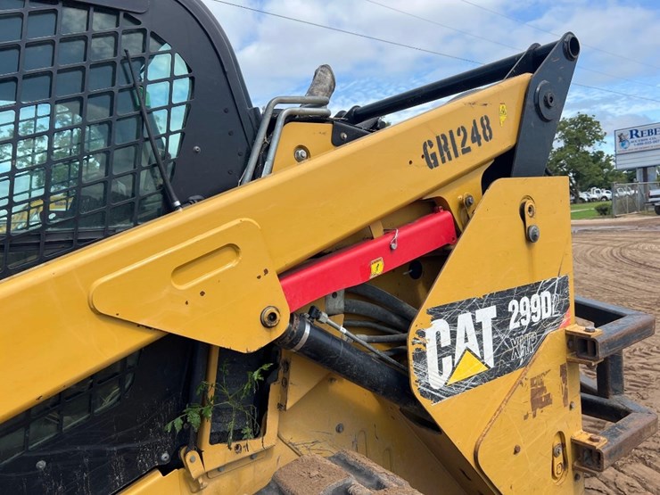 2019-caterpillar-299d2-xhp-image-19
