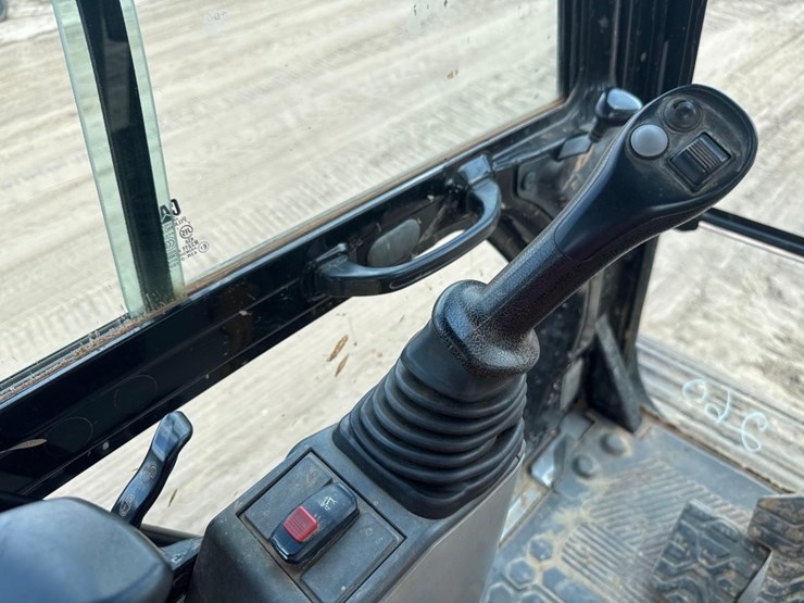 caterpillar-320gc-image-36