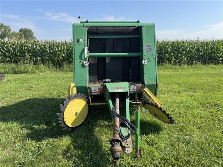 1990-john-deere-335-image-2