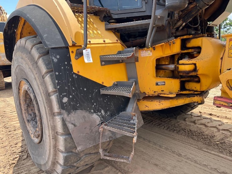 2012-volvo-a40f-image-22